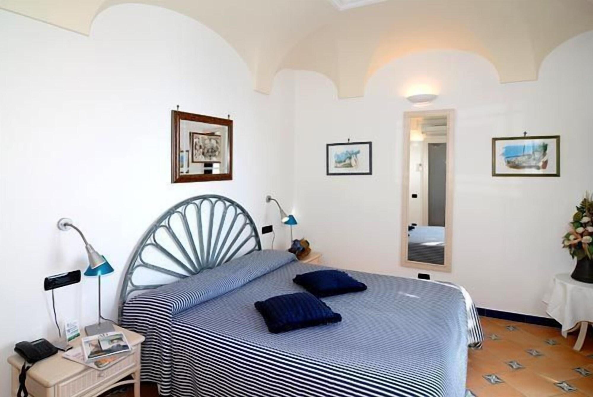 Hotel Bellevue Suite Амальфи Экстерьер фото