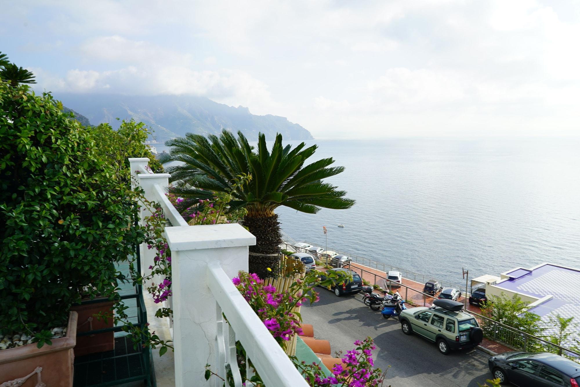 Hotel Bellevue Suite Амальфи Экстерьер фото